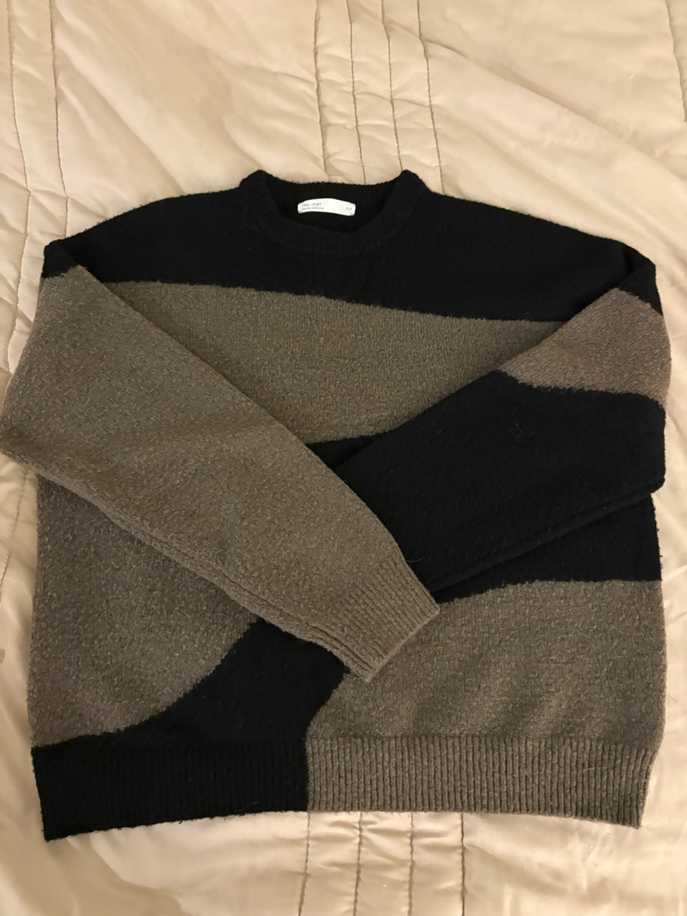 Oak + Fort Women’s Black and Grey Oversized Knit Sweater